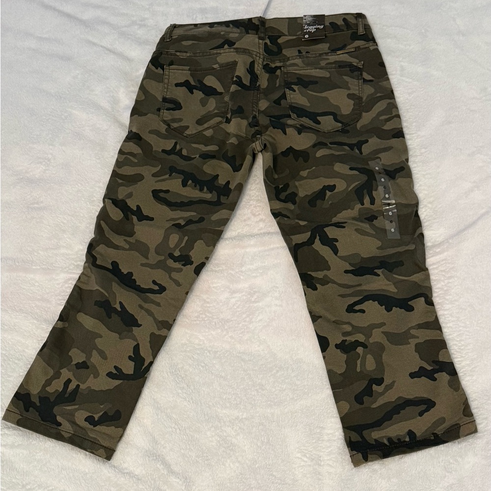 NWT New York & Company SoHo Jeans Legging Crop Stretch Camo Capri Pants - Picture 2 of 12